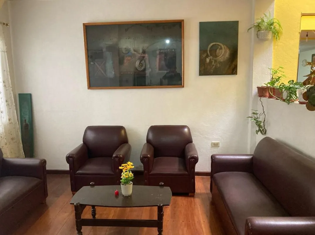Hermosa Casa, Zona Tranquila,Ubicacion Estrategica Cuenca Ecuador
